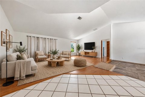 Villa ou maison à vendre à Cocoa, Floride: 4 chambres, 183.39 m2 № 2436791 - photo 8