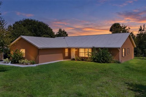 Villa ou maison à vendre à Cocoa, Floride: 4 chambres, 183.39 m2 № 2436791 - photo 2