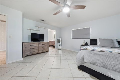 Villa ou maison à vendre à Cocoa, Floride: 4 chambres, 183.39 m2 № 2436791 - photo 18