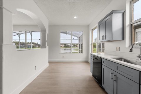 Casa en alquiler en Orlando, Florida, 4 dormitorios, 188.59 m2 № 1910518 - foto 14