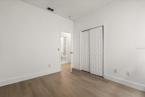 Casa en alquiler en Orlando, Florida, 4 dormitorios, 188.59 m2 № 1910518 - foto 21