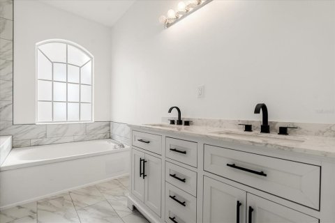 Casa en alquiler en Orlando, Florida, 4 dormitorios, 188.59 m2 № 1910518 - foto 22