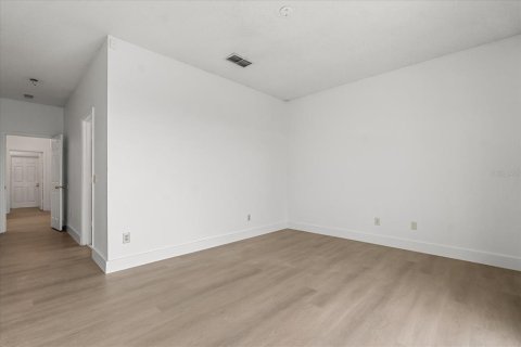Casa en alquiler en Orlando, Florida, 4 dormitorios, 188.59 m2 № 1910518 - foto 26
