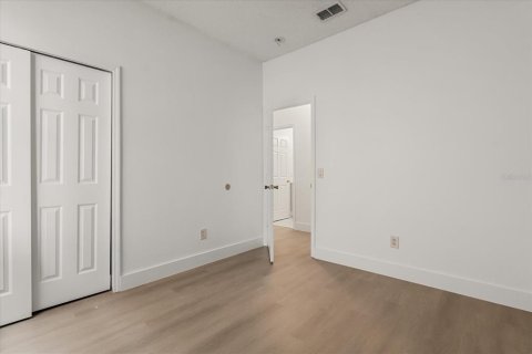 Casa en alquiler en Orlando, Florida, 4 dormitorios, 188.59 m2 № 1910518 - foto 18