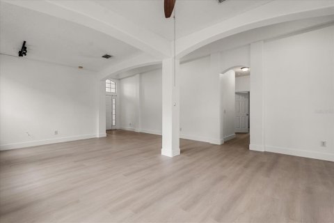 Casa en alquiler en Orlando, Florida, 4 dormitorios, 188.59 m2 № 1910518 - foto 3