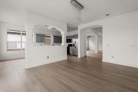 Casa en alquiler en Orlando, Florida, 4 dormitorios, 188.59 m2 № 1910518 - foto 9
