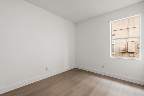 Casa en alquiler en Orlando, Florida, 4 dormitorios, 188.59 m2 № 1910518 - foto 17