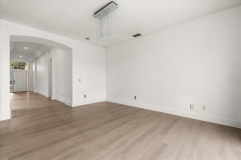 Casa en alquiler en Orlando, Florida, 4 dormitorios, 188.59 m2 № 1910518 - foto 15