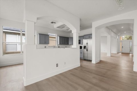 Casa en alquiler en Orlando, Florida, 4 dormitorios, 188.59 m2 № 1910518 - foto 10