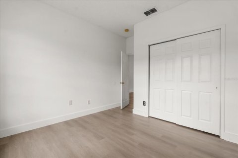 Casa en alquiler en Orlando, Florida, 4 dormitorios, 188.59 m2 № 1910518 - foto 28