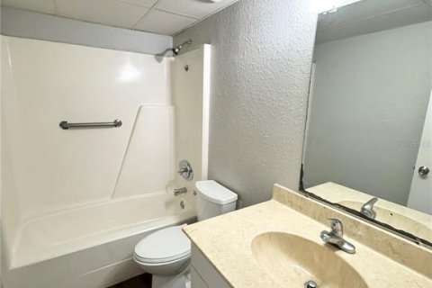 Condominio en alquiler en Daytona Beach, Florida, 2 dormitorios, 74.32 m2 № 2100212 - foto 11