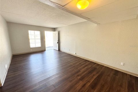 Condominio en alquiler en Daytona Beach, Florida, 2 dormitorios, 74.32 m2 № 2100212 - foto 5