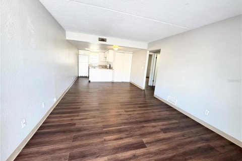 Condominio en alquiler en Daytona Beach, Florida, 2 dormitorios, 74.32 m2 № 2100212 - foto 2