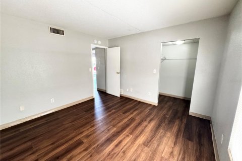 Condominio en alquiler en Daytona Beach, Florida, 2 dormitorios, 74.32 m2 № 2100212 - foto 13