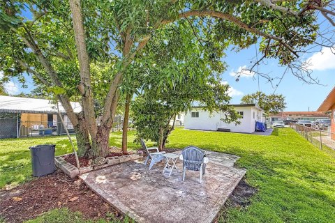 Villa ou maison à vendre à Hialeah, Floride: 3 chambres, 123.56 m2 № 1920261 - photo 15