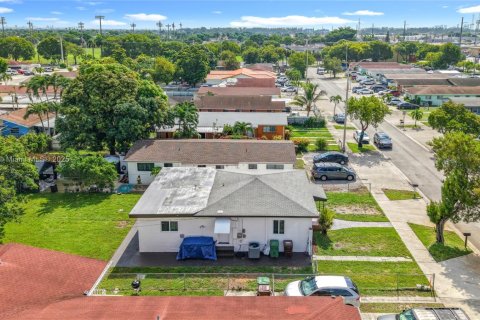 Villa ou maison à vendre à Hialeah, Floride: 3 chambres, 123.56 m2 № 1920261 - photo 16