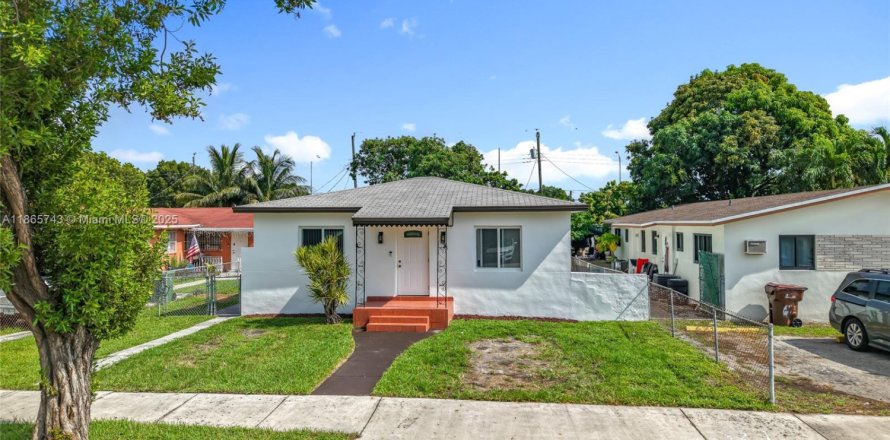 Villa ou maison à Hialeah, Floride 3 chambres, 123.56 m2 № 1920261