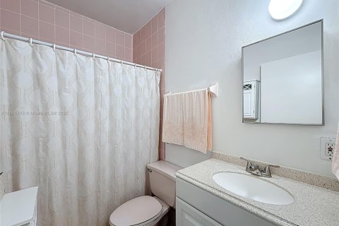 Villa ou maison à vendre à Hialeah, Floride: 3 chambres, 123.56 m2 № 1920261 - photo 10