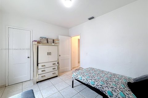 Villa ou maison à vendre à Hialeah, Floride: 3 chambres, 123.56 m2 № 1920261 - photo 13