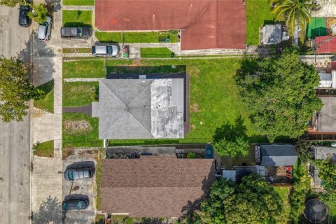 Villa ou maison à vendre à Hialeah, Floride: 3 chambres, 123.56 m2 № 1920261 - photo 17