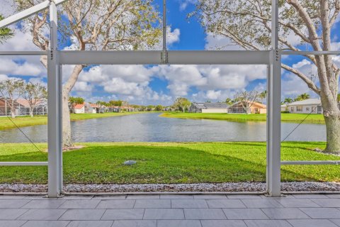 House in Boynton Beach, Florida 3 bedrooms, 175.03 sq.m. № 2244013 - photo 9
