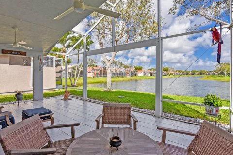 House in Boynton Beach, Florida 3 bedrooms, 175.03 sq.m. № 2244013 - photo 10