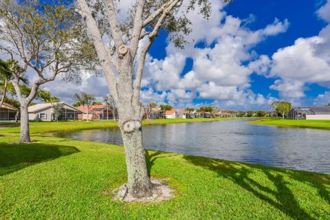 House in Boynton Beach, Florida 3 bedrooms, 175.03 sq.m. № 2244013 - photo 16