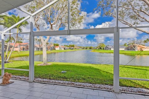 House in Boynton Beach, Florida 3 bedrooms, 175.03 sq.m. № 2244013 - photo 12