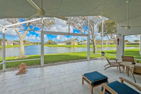 House in Boynton Beach, Florida 3 bedrooms, 175.03 sq.m. № 2244013 - photo 22