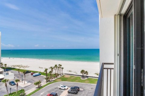 Condo in Clearwater, Florida, 2 bedrooms  № 1769085 - photo 16