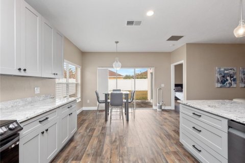 Villa ou maison à louer à Orlando, Floride: 3 chambres, 174.84 m2 № 2403142 - photo 25