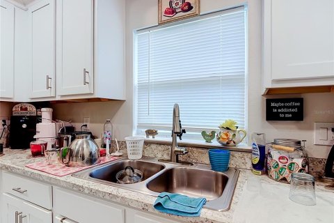 Casa en venta en Davenport, Florida, 4 dormitorios, 207.82 m2 № 2334076 - foto 8