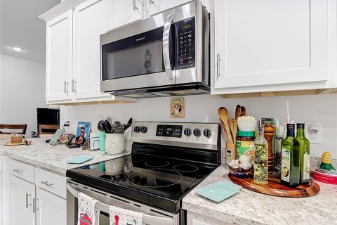 Casa en venta en Davenport, Florida, 4 dormitorios, 207.82 m2 № 2334076 - foto 9