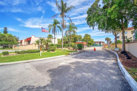 Купить кондоминиум в Лодерхилл, Флорида 2 спальни, 99.68м2, № 2025751 - фото 24