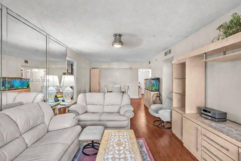 Купить кондоминиум в Лодерхилл, Флорида 2 спальни, 99.68м2, № 2025751 - фото 14