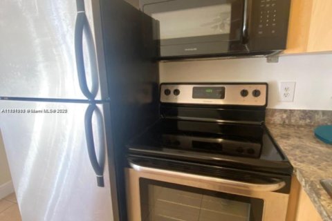 Copropriété à louer à Coral Springs, Floride: 2 chambres, 74.32 m2 № 1949698 - photo 4