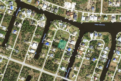 Terreno en Port Charlotte, Florida № 2094389