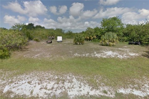 Terreno en venta en Port Charlotte, Florida № 2094389 - foto 3
