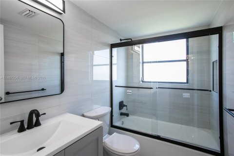 Condo in Pompano Beach, Florida, 2 bedrooms  № 1995140 - photo 14