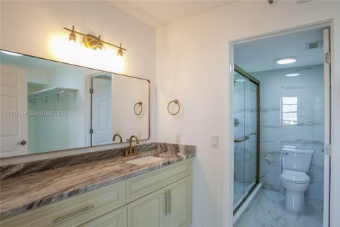 Condo in Pompano Beach, Florida, 2 bedrooms  № 1995140 - photo 12