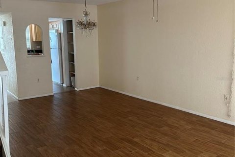 Condo in Brandon, Florida, 2 bedrooms № 2214461 - photo 10