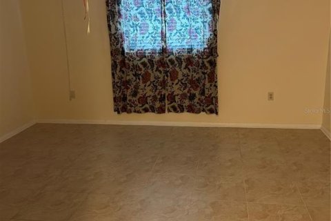 Condo in Brandon, Florida, 2 bedrooms № 2214461 - photo 13