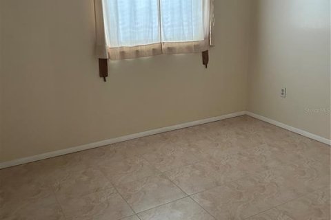 Condo in Brandon, Florida, 2 bedrooms № 2214461 - photo 18