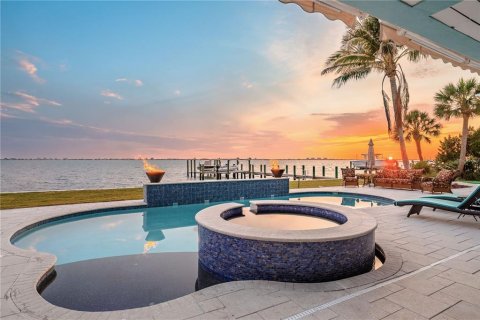 Casa en Sarasota, Florida 5 dormitorios, 473.71 m2 № 2123097