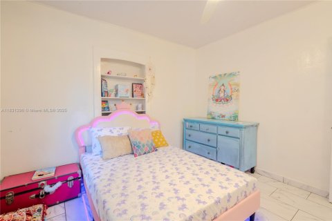 House in Miami, Florida 3 bedrooms, 93.65 sq.m. № 1809548 - photo 9