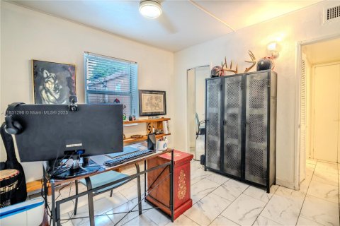 House in Miami, Florida 3 bedrooms, 93.65 sq.m. № 1809548 - photo 14