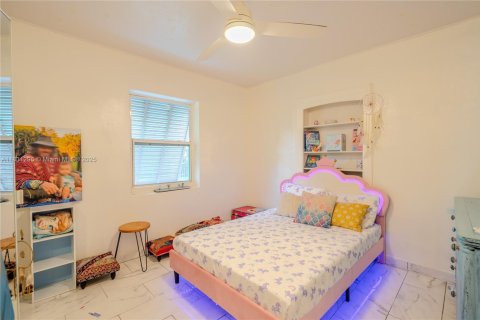 House in Miami, Florida 3 bedrooms, 93.65 sq.m. № 1809548 - photo 8