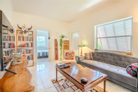 House in Miami, Florida 3 bedrooms, 93.65 sq.m. № 1809548 - photo 4