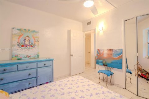 House in Miami, Florida 3 bedrooms, 93.65 sq.m. № 1809548 - photo 10