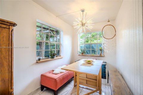 House in Miami, Florida 3 bedrooms, 93.65 sq.m. № 1809548 - photo 20